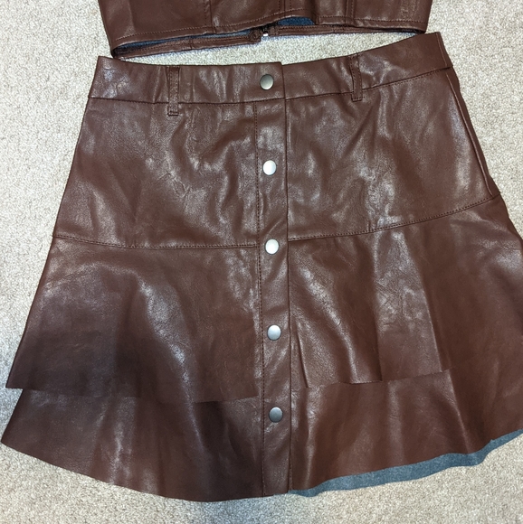 2- Piece Faux Leather Outfit - Picture 5 of 13